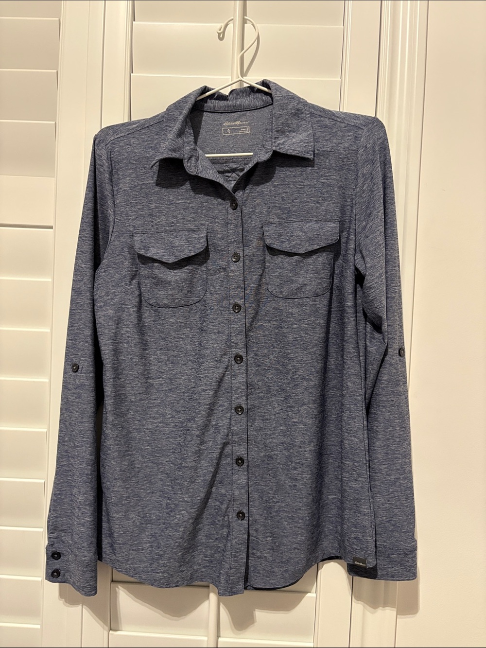 Eddie Bauer Women’s Heathered Navy Long-Sleeve Button-Down Shirt size small